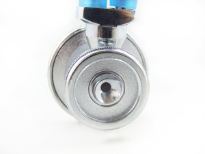 Estetoscopio Médico Multifuncional Clínico de Doble Cabeza con Cabeza Plateada y Gancho para la Oreja - Product Image 2