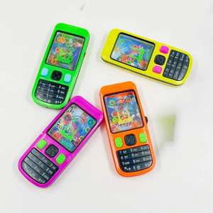 Juguete dispensador de agua robótico en miniatura, mini consola de juegos retro de dibujos animados con juego de lanzamiento de anillos, regalo para actividades de jardín de infantes. - Product Image 3