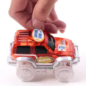 סיטונאי 2 מודלים מיני פלסטיק צעצוע מכוניות מגנטי אריחי מירוץ מכוניות צעצועים לילדים