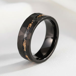 خواتم تنجستن للرجال رائجة البيع مع نقش مطرق ورقائق ذهبية من النيزك، خاتم زفاف ووعد من التنجستن الأسود للنساء والرجال - Product Image 2