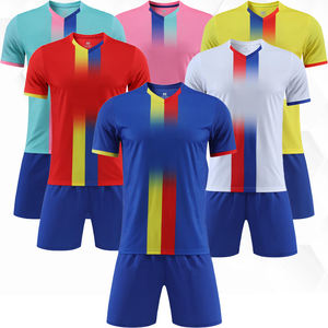 ชุดฟุตบอลสำหรับผู้ใหญ่ ผลิตอย่างมืออาชีพ สวมใส่สบาย แห้งเร็ว ชุดทีมกีฬา โพลีเอสเตอร์ 100% ตัดเย็บด้วยเครื่องจักร คอวี สีพื้น - Product Image 1