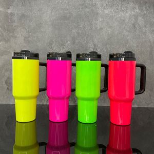 Vaso Térmico H2.0 de Acero Inoxidable de 40oz, Verde Neón con Acabado Negro Espejo, para Grabado Láser, con Asa y Pajita - Product Image 3