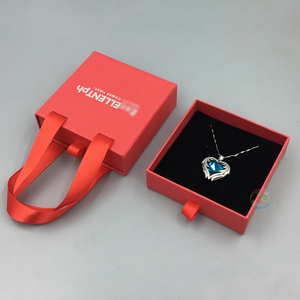 Scatole per Gioielli di Lusso Uniche Nere con Logo in Lamina d'Oro Personalizzato per Bracciali - Product Image 3