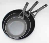 Poêle à frire en aluminium noir de 18cm avec revêtement en céramique antiadhésif