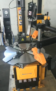 Machine à changer les pneus automatique certifiée CE avec combo équilibreur de roues - Product Image 4