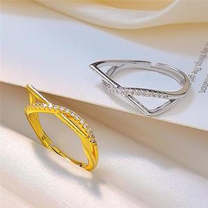 Anello Geometrico Regolabile Aperto, Anello Moderno da Donna - Product Image 3