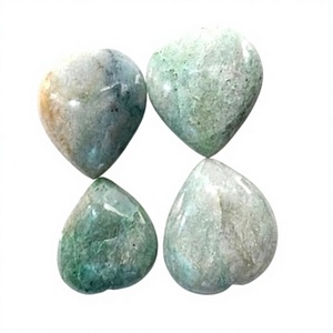 Mini corazones de moda Aventurina verde Piedra natural en forma de corazón Cristal Piedra preciosa Jade Piedra semipreciosa Artesanía a la venta - Product Image 1