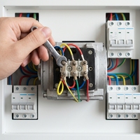 Bloc de bornes de moteur électrique triphasé Y2 rhombique Y2-160~180 avec écrou en fer M6 – Fabricant