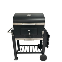 Barbecue au charbon de bois avec grilles en fonte émaillée et nouveau plateau à charbon réglable en hauteur pour les fêtes familiales en plein air