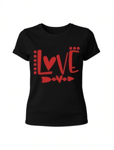 T-shirt da donna con stampa motivo amore per San Valentino, manica corta, girocollo, top casual, design con cuore rosso, abbigliamento primaverile - Product Image 1