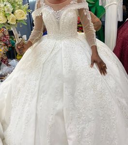 Factory Price Plus Size Luxury Princess <b>Dress</b> Floral <b>Sequined</b> Appliques Lace Backless Zipper O-neck Long Sleeve Ball Gown Bridal - Product Image 1