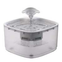 Fontaine à eau pour chat de style régulier, transfrontalière Chine, à circulation silencieuse, distributeur d'eau intelligent pour animaux de compagnie 650g