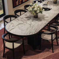 Table et chaises de salle à manger minimalistes modernes avec design en arc, table de salle à manger haut de gamme avec plateau en marbre, grandes tables de salle à manger pour 12 personnes, sur mesure