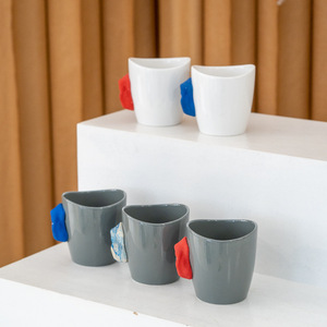 Mug en céramique sur mesure grande capacité avec poignée en forme de crâne pour les fêtes et les cadeaux - Product Image 3