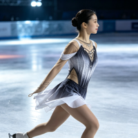 Robe de patinage artistique élégante ombrée noir et blanc, dos découpé en maille avec strass, costume de compétition de patinage sur glace, personnalisable OEM ODM