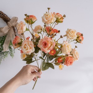 Bouquet de roses artificielles Butterfly Dream Zhuang Zhou, rose champagne, jaune, orange, violet, marron, décoration de mariage et de la maison - Product Image 2