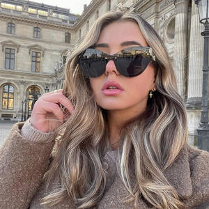 Lunettes de soleil œil de chat mystérieuses pour femmes, monture PC UV400, protection solaire classe 2, style steampunk tendance - Product Image 4