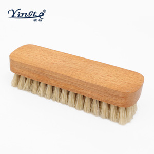 Cepillo para zapatos Yinste de madera maciza con cerdas de cerdo, cerdas suaves para limpieza y cuidado. - Product Image 4
