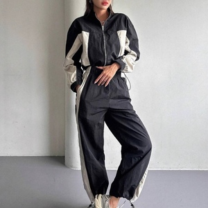 ชุดเสื้อแขนยาวและกางเกงขายาวสำหรับผู้หญิง สีตัดต่อ สไตล์ลำลองเรียบง่าย ชุดกีฬาแห้งเร็ว 2 ชิ้น แฟชั่น - Product Image 1