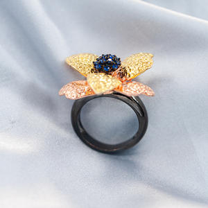 Anillo de Piedras Preciosas de Estilo Exótico Exagerado de la Serie Shijue, Anillo Europeo Vintage para Mujer, Personalizado en Plata 925 Chapada en Oro - Product Image 4