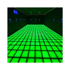 Activate Tiles Games Room : Jeu de compétition interactif à pixels pour salle de jeux, avec défis physiques et de saut, en acrylique et LED, pour team building à durée limitée - Product Image 2