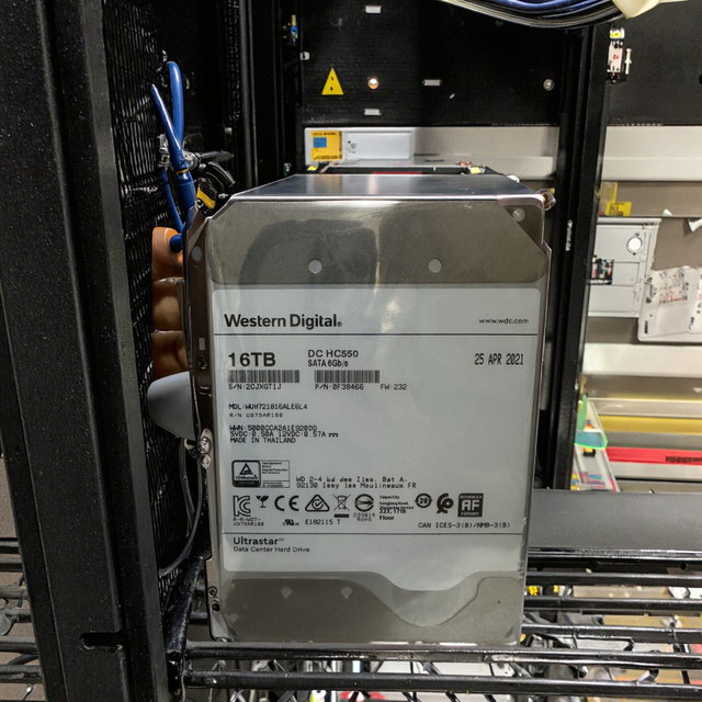 For WD West 16TB HC550 Internal Hard Disk WUH721816ALE6L4 New 16T Mechanical SATA 3.0 Expansion Port Hard Drive Servers Used Pro