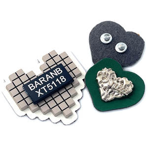 أريكة مخصصة جينز نحاس بولي يوريثان نقشة جلد الغزال الأزرق البحري 2 بوصة شعار قبعة علامة لصقة جلدية لأريكة الحيوانات الأليفة - Product Image 5