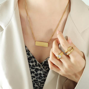 Collier pendentif carré simple en acier inoxydable plaqué or avec inscription <span class=keywords><strong>AMOUR</strong></span>, style punk hip-hop - Product Image 2