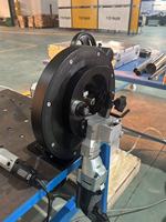 Machine de découpe de tuyaux semi-automatique efficace en acier inoxydable et alliage d'aluminium avec fonction de découpe de joint moteur