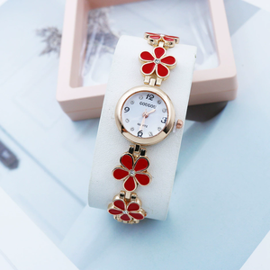 Nouvelle montre à quartz pour femmes, design personnalisé exquis, de haute qualité, forme de fleur, étanche - Product Image 4