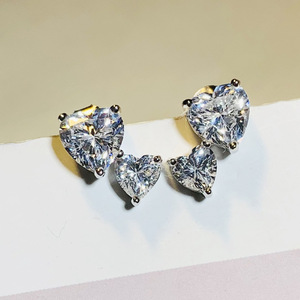 Orecchini a perno con doppio cuore per donna, con pietre scintillanti, gioielli da indossare tutti i giorni, regalo, all'ingrosso - Product Image 1