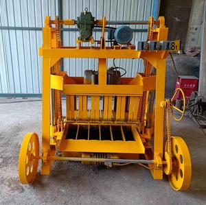 Máy gạch di chuyển bánh xe lớn và làm gạch được đặt trong một bước máy làm gạch khối rỗng - Product Image 4