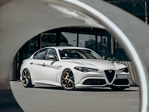 Nuovi Cerchi Forgiati Frozen Gold Racing 5x110 ET31 8.5x20 Compatibilità Universale per <span class=keywords><strong>Alfa</strong></span> <span class=keywords><strong>Romeo</strong></span> 155/156/159/4C/Giulia/Stelvio <span class=keywords><strong>Spider</strong></span> - Product Image 3
