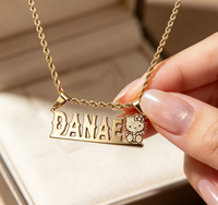 Collier personnalisé avec nom en lettre de dessin animé pour femmes et enfants, collier en acier inoxydable doré, bijoux à la mode, chaîne avec initiale personnalisée