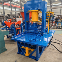 Machine automatique de fabrication de blocs de plastique recyclé pour le pavage routier et la production de dalles de sol en plastique recyclé