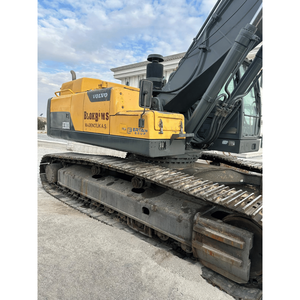 รถขุดตีนตะขาบ Volvo EC380DL มือสอง ปี 2013 เครื่องจักรกลหนักสำหรับงานก่อสร้างและเหมืองแร่ - Product Image 1