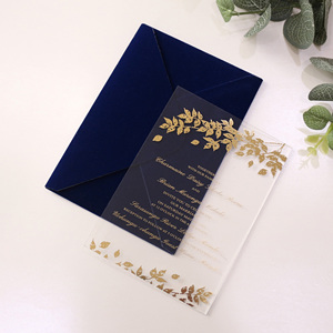 Échantillon gratuit Cartes d'invitation personnalisées en acrylique transparent avec feuille d'or et enveloppe en velours bleu marine Plusieurs couleurs disponibles - Product Image 6