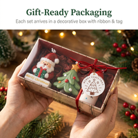 Ensemble de 3 bougies parfumées de Noël en forme de pingouin, renne et Père Noël, peintes à la main, en coffret cadeau