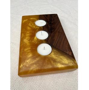 Portavelas de Resina y Madera Hecho a Mano de Primera Calidad, que Combina Madera Maciza y Resina para un Uso Duradero, Diseño Único y Elegante - Product Image 1