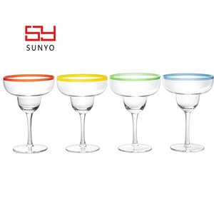 Cristal sin plomo artesanía a mano tradicional transparente personalizado borde de color tallo largo Martini Magarita gafas - Product Image 3