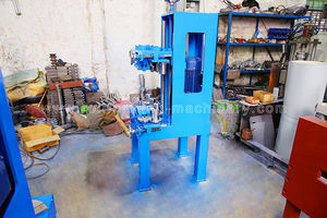 Máquina de fabricación de tableros curvos para Perfil de costura de pie Tipo de cambio semiautomático - Product Image 2