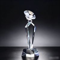 Trophée en cristal K9 vierge avec sommet en diamant, trophée de récompense en cristal gravé au laser personnalisé pour cérémonie d'entreprise
