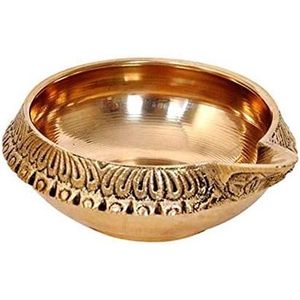Kuber Diya 2นิ้วแบบดั้งเดิมสำหรับตกแต่งบ้านของขวัญทองเหลืองทำด้วยมือสำหรับ Diwali pooja การออกแบบที่หรูหรา - Product Image 1