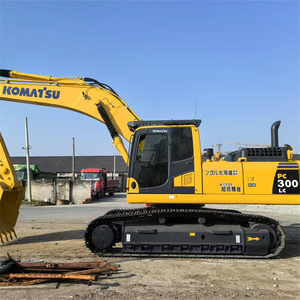 Excavatrice sur chenilles d'occasion Komatsu PC300LC-8MO de 30 tonnes, modèle PC300-7, avec lignes hydrauliques et accessoires personnalisés - Product Image 3