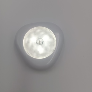 Luz LED Minimalista para Gabinete, 3500K Blanco Cálido, Superficie Mate de ABS, Interruptor Táctil, Downlight para Cocina y Armario - Product Image 4