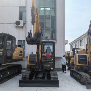 Excavatrice SANY avec godet de creusement, composant essentiel du moteur, pour engins lourds d'occasion - Product Image 1