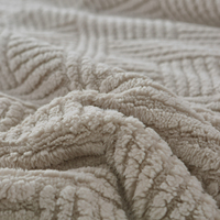 Couverture en molleton de flanelle 100 % polyester recyclé Raschel personnalisable, motif uni ou rayé, technique de tissage, idéale pour l'avion