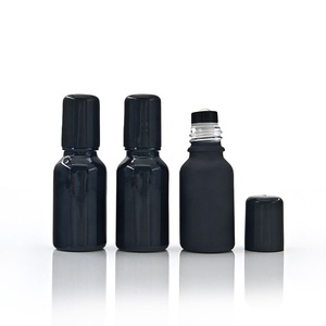 Glanzende zwarte glazen cilinderfles met metalen roller, geschikt voor zeefdruk, voor huidverzorging, etherische olie, 5-100ml, lege rollerfles met dopjes - Product Image 2