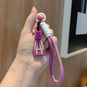 Divertido y Creativo Colgante 3D de Aletas de Buceo con Cordón Trenzado, Adorno para Mochila de Pareja, Regalo para Amantes del Buceo - Product Image 6