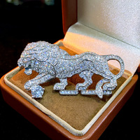Broche pour homme avec pierres en zirconium - broche lion - accessoire pour revers de costume